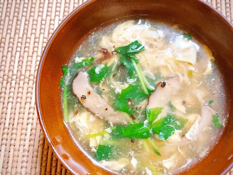 三つ葉とキクラゲの中華かき玉スープ